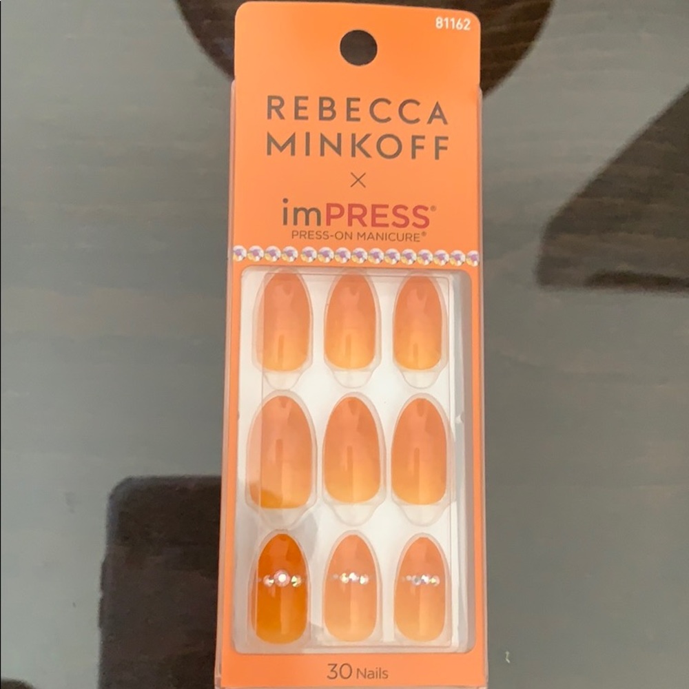 Impress manicure